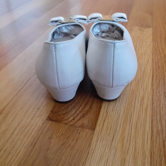 VINTAGE SALVATORE FERRAGAMO White Lillaz Bow Block Kitten heel Shoe Size 6.5 Fer - Picture 3 of 7